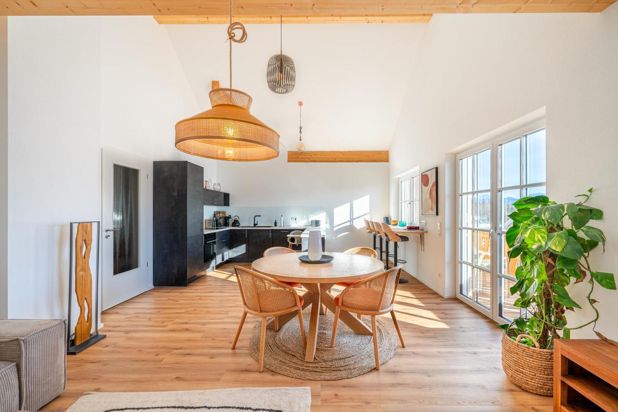 Liboria I Traumhafte Ferienwohnung In Aidling Am Riegsee Mit Atemberaubendem Blick Auf Die Majestaetische Zugspitze! Exterior photo